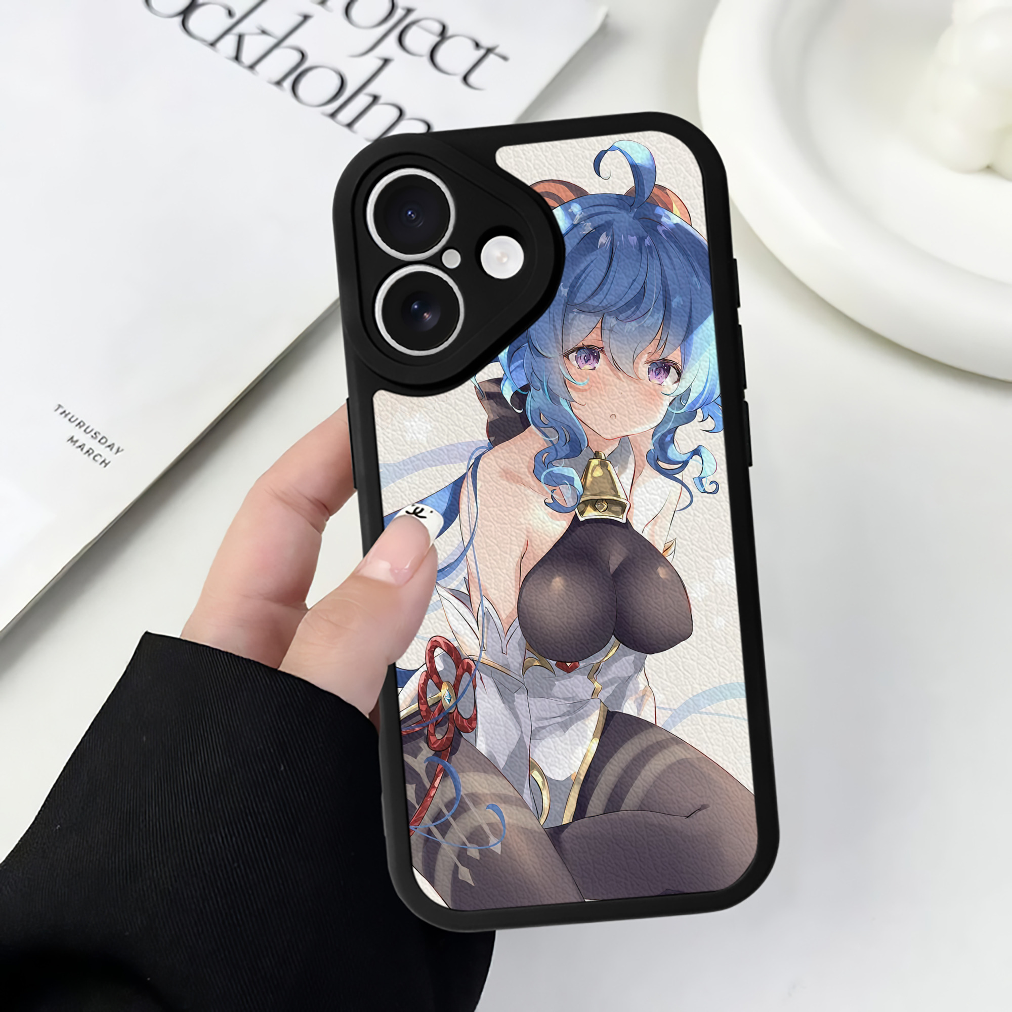 げんし神 genshin 【iPhone 16シリーズ対応】シリコンスマホケース（レザー調） 材質：シリコン
